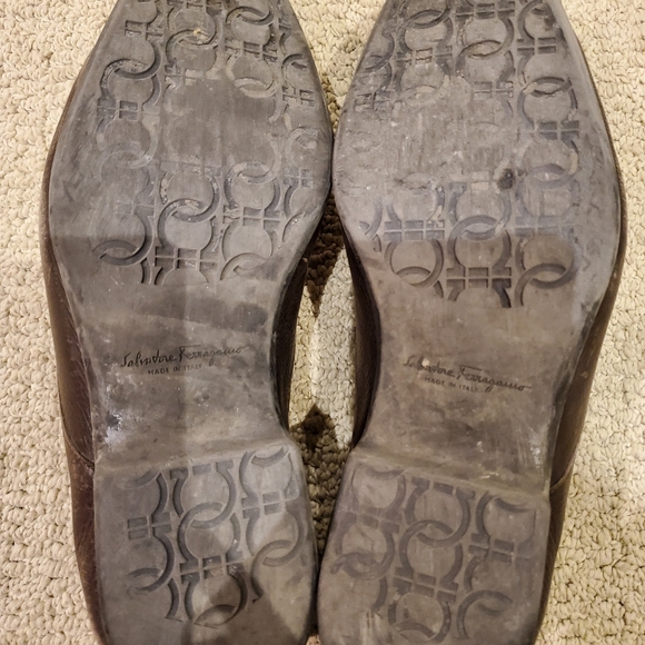 Salvatore Ferragamo Men's Leather Loafers - Picture 13 of 15
